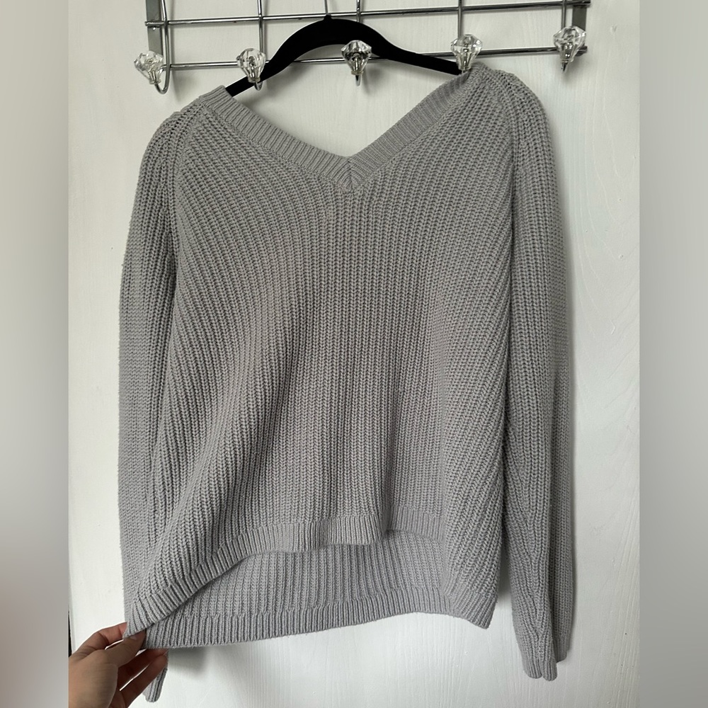 Cold shoulder sweater - Picture 5 of 5